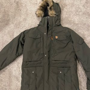 Fjall Raven Nuuk Parka Large.